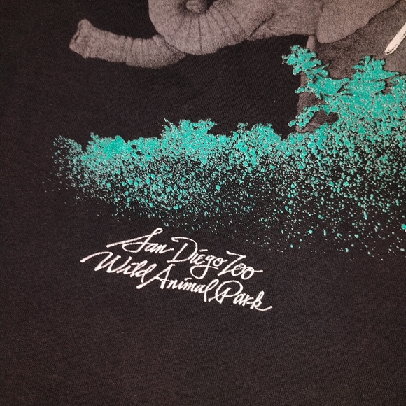 Vintage 1988 Harlequin Elephant single stitch shirt Women's Large - Picture 5 of 10